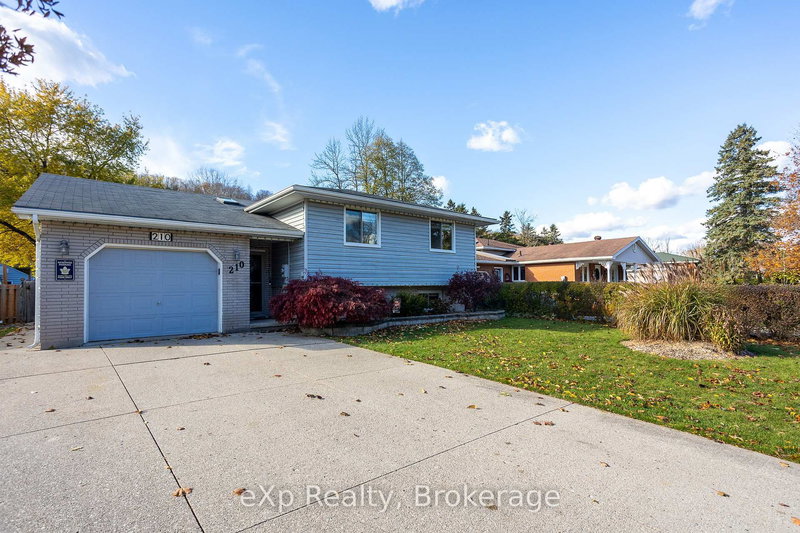 210 5th A Ave W, Owen Sound, N4K 6G8 | Image 2