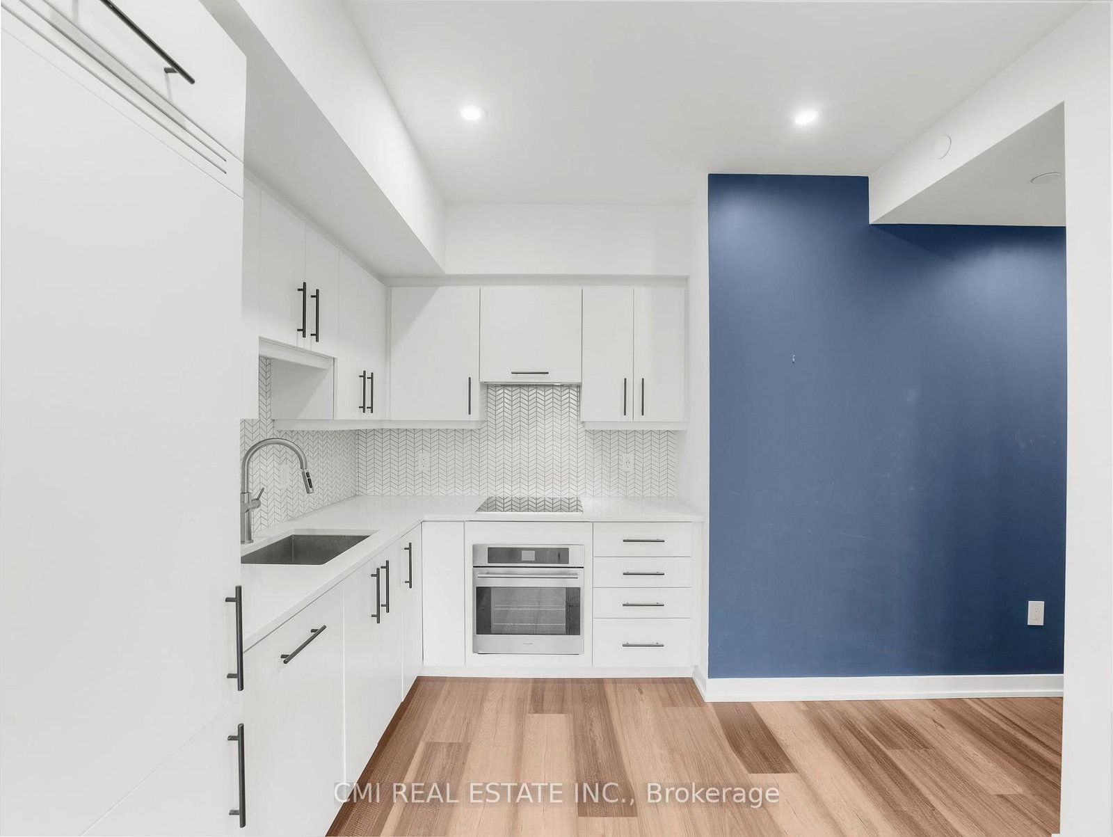 5 Wellington Street S, Unit 411 - Photo 11