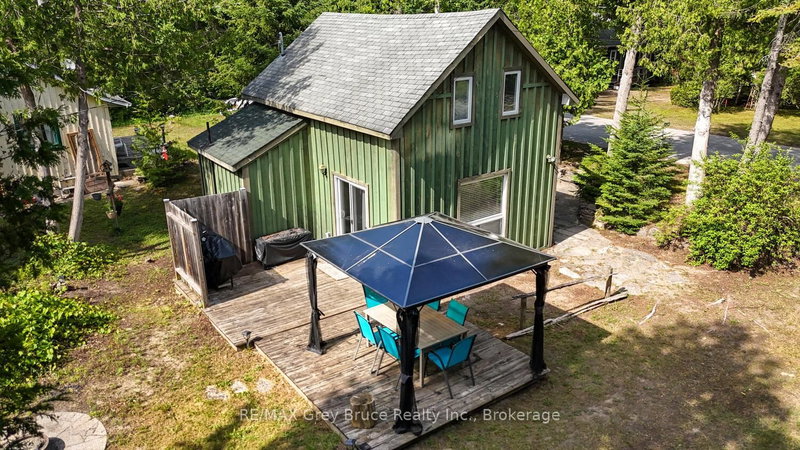 home for sale on 1106 King Edward Avenue