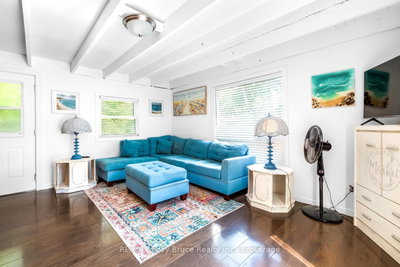 1106 King Edward Avenue — photo 3