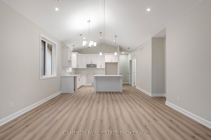 3149 Mauricy St, Cornwall, K6K 0A1 | Image 3