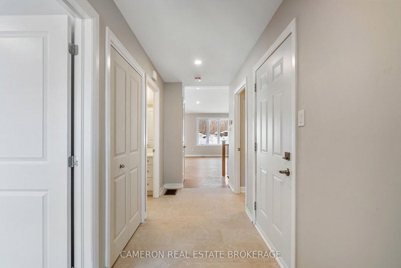 3153 Mauricy St, Cornwall, K6K 0A1 | Image 2