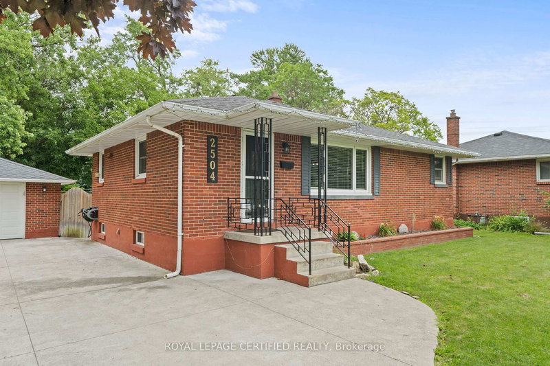 2504 Askin Ave, Windsor, N9E 3H7 | Image 2