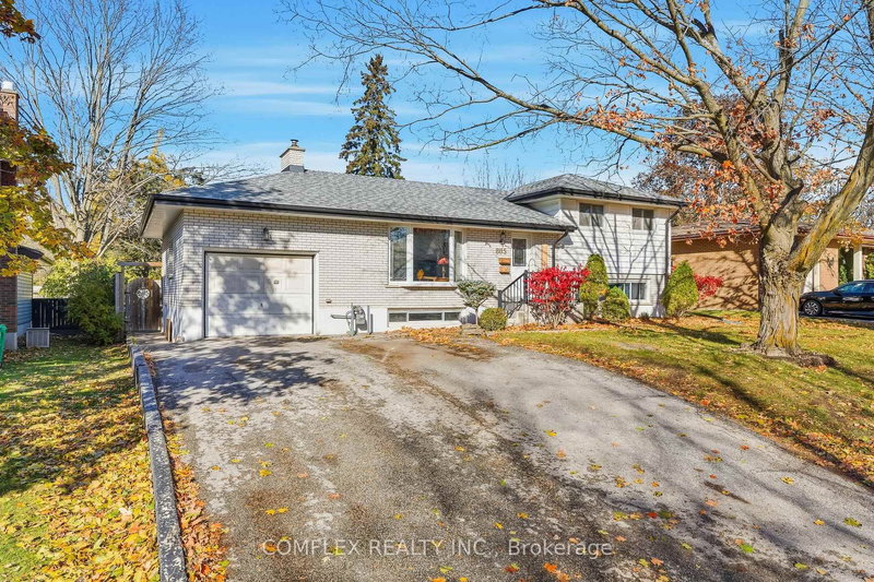 805 Highland Crt, Peterborough, K9H 5K1 | Image 2