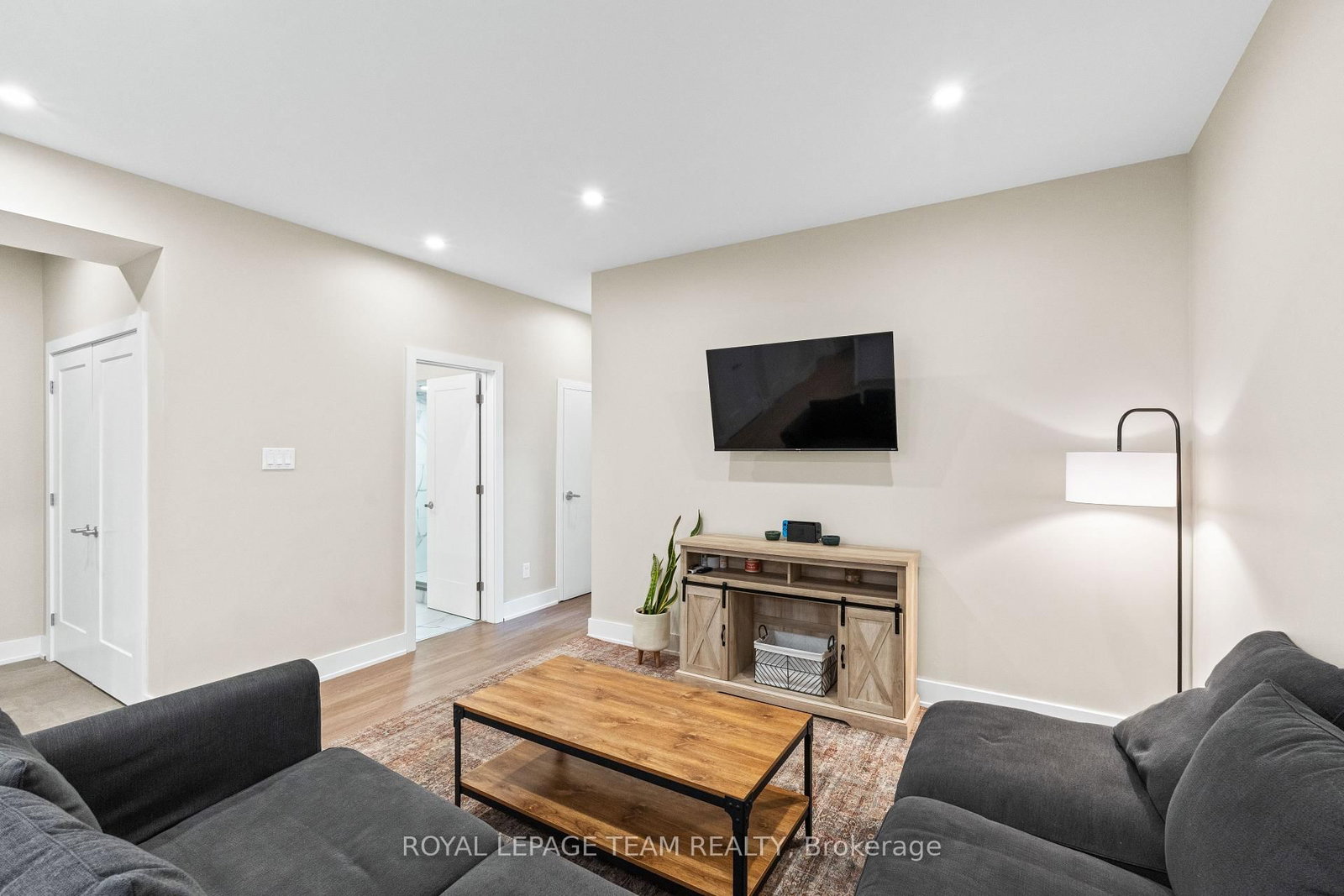 423 Ravenhill Avenue, Unit D - Photo 9