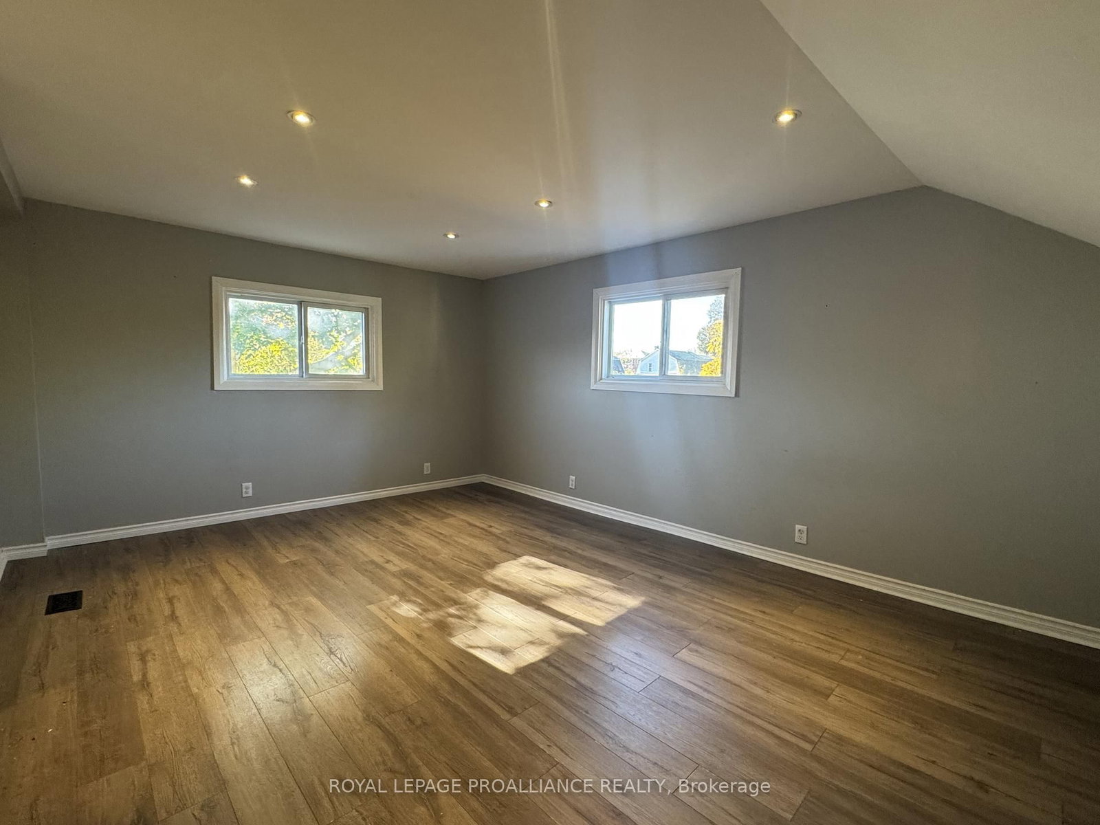 28 Sinclair Street, Unit A - Photo 22