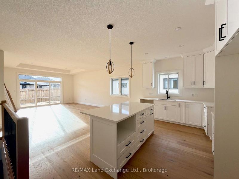 151 WESTLINKS Dr, Saugeen Shores, N0H 2C3 | Image 3