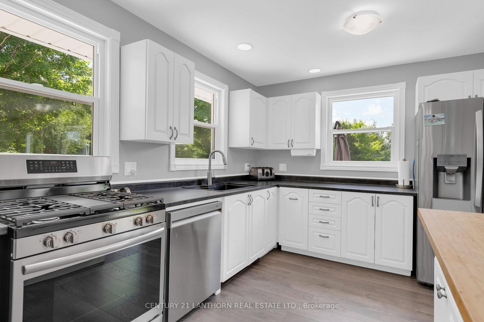 Detached House for sale at 932 Hunt Club Road, Madoc, Ontario, K0K 2K0 - Madoc - MLS: X12520944