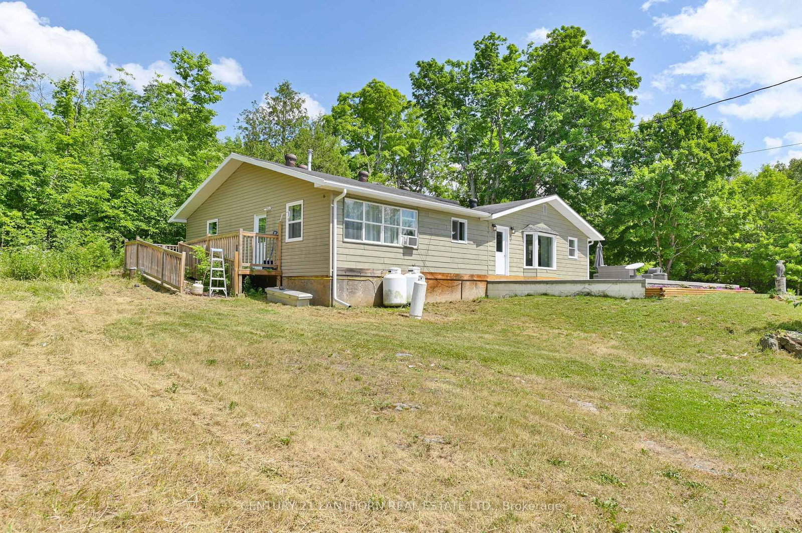 Detached House for sale at 932 Hunt Club Road, Madoc, Ontario, K0K 2K0 - Madoc - MLS: X12520944