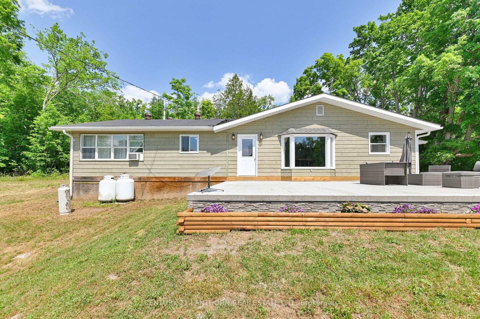 Detached House for sale at 932 Hunt Club Road, Madoc, Ontario, K0K 2K0 - Madoc - MLS: X12520944