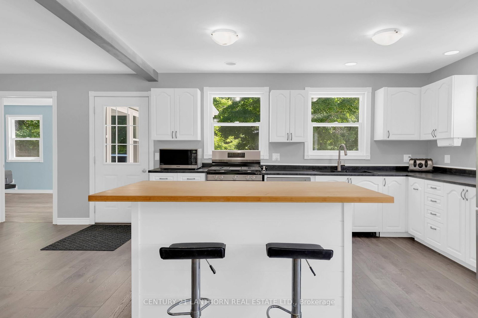 Detached House for sale at 932 Hunt Club Road, Madoc, Ontario, K0K 2K0 - Madoc - MLS: X12520944