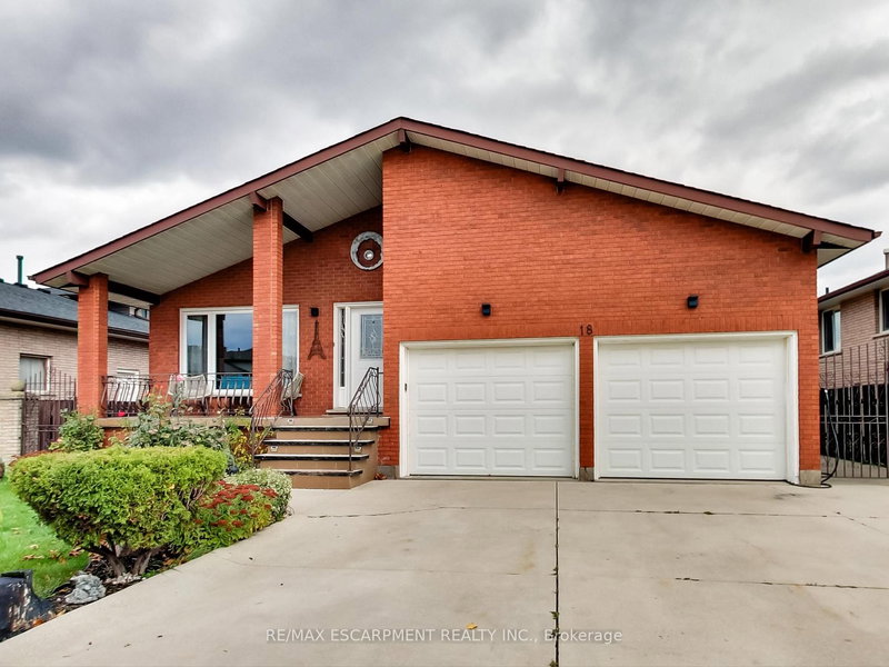18 Pavarotti Crt, Hamilton, L8G 4P8 | Image 2