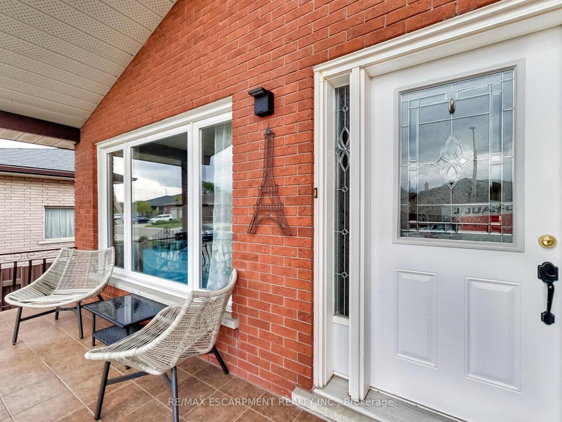 18 Pavarotti Crt, Hamilton, L8G 4P8 | Image 3