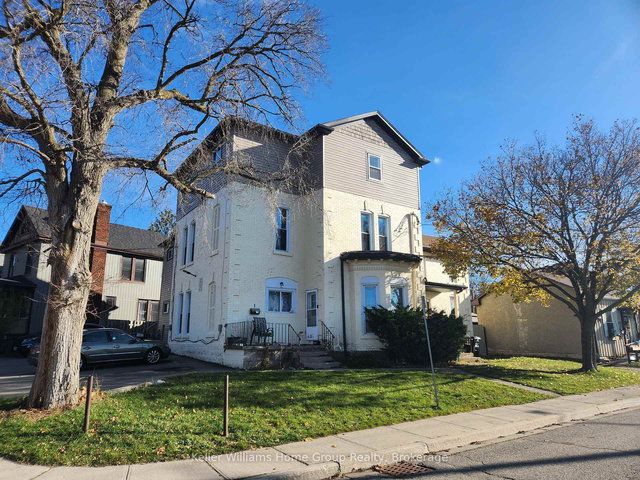 125 Wellington Street S