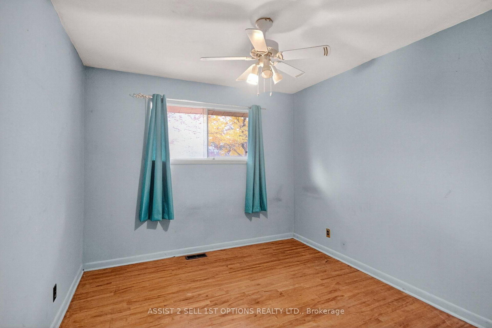Listing Image 7
