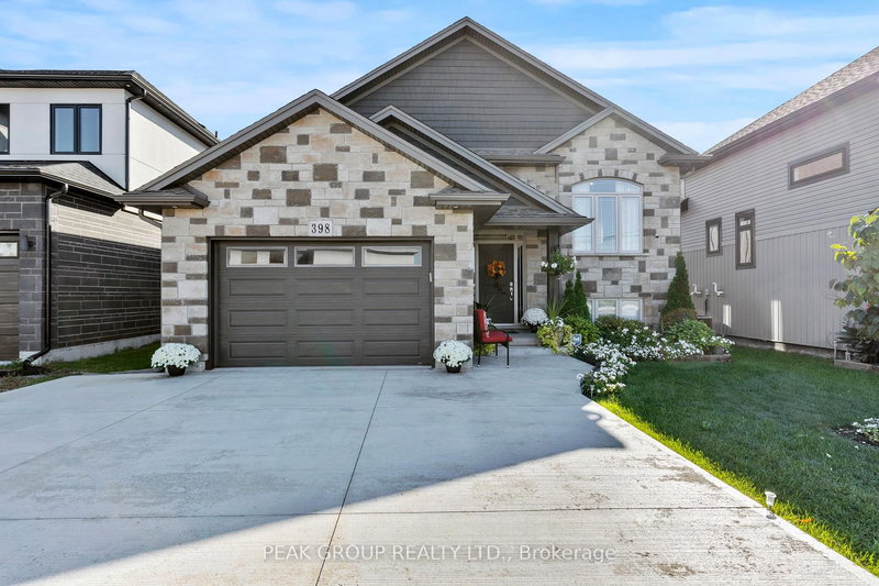 398 AQUEDUCT St, Welland, L3C 0H3 | Image 3