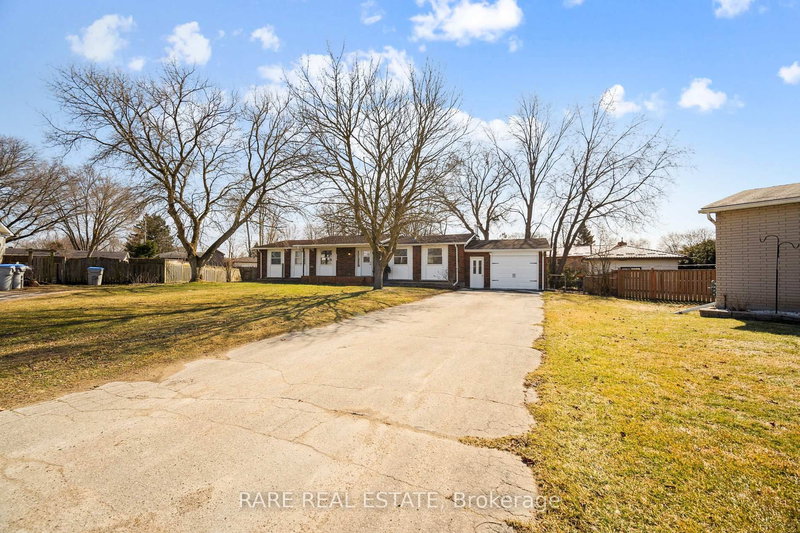 314 Laughton Cres, Strathroy-Caradoc, N7G 1H7 | Image 2