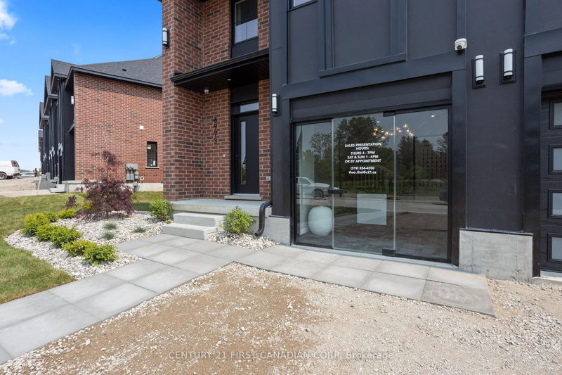 6973 Heathwoods Ave, London South, N6P 1H3 | Image 3