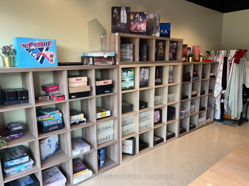 10 - 875 Main St W, Hamilton, L8S 4P9 | Image 2