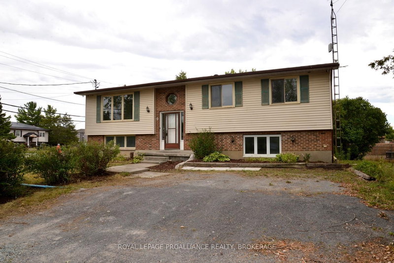 5 South St, Bissett Creek, K0H 2H0 | Image 3