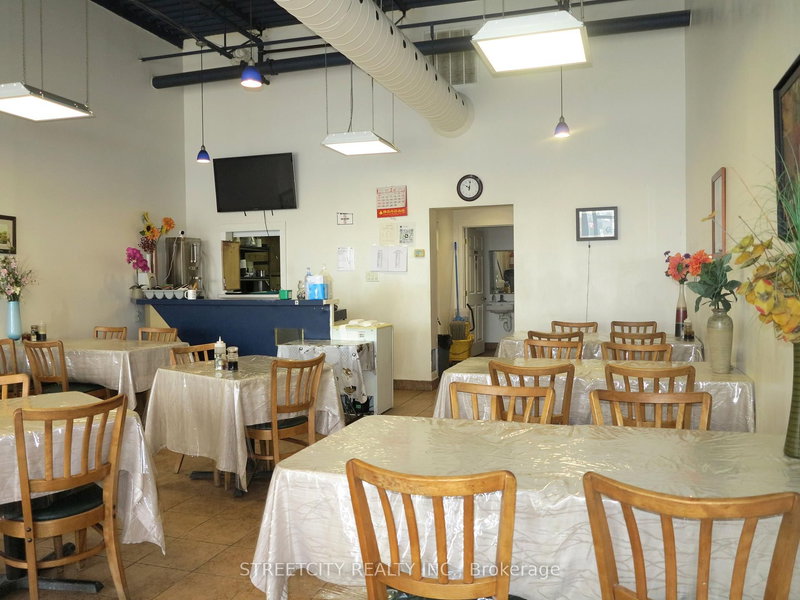 7A - 611 Wonderland Rd N, London North, N6H 4V6 | Image 2