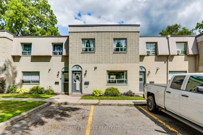 Townhouse sold at 19-271 Thames Street, Ingersoll, Ontario, N5C 3T6 - North - MLS: X12528886