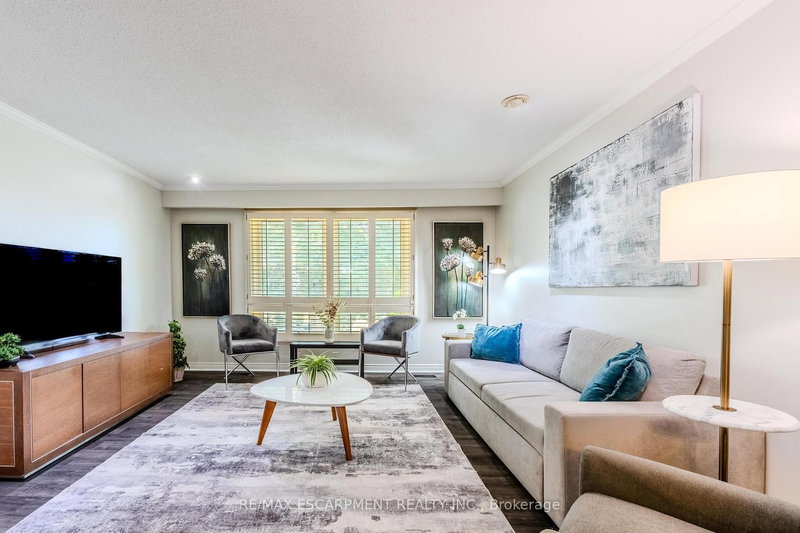 172 Hanover Pl, Hamilton, L8K 5X6 | Image 2