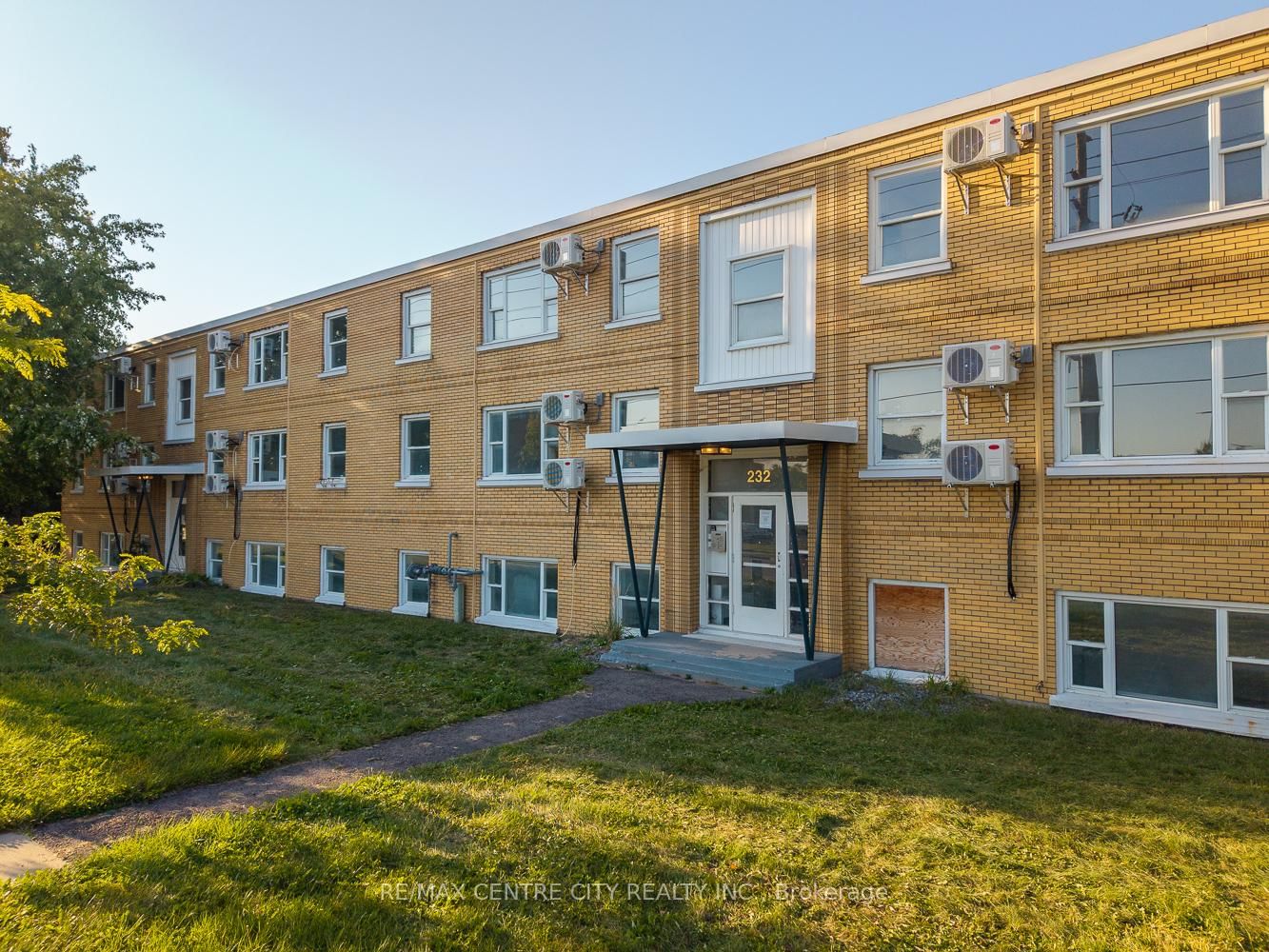 232 Elm Street, Unit 13 - Photo 27