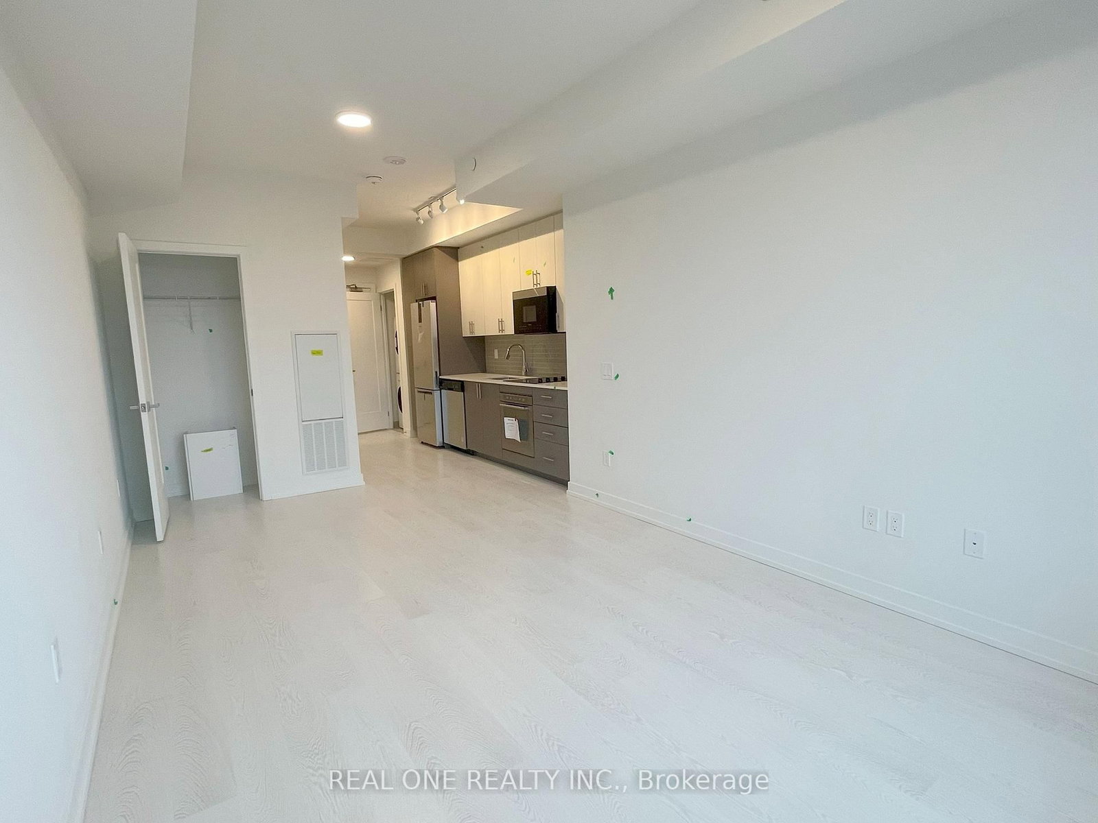 415 Main Street W, Unit 509 - Photo 7