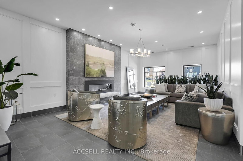 902 - 260 Villagewalk Blvd, London North, N6G 0P6 | Image 3