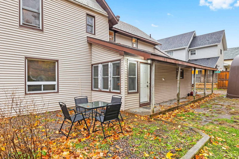 105 Gibson St, Parry Sound, P2A 1X6 | Image 3