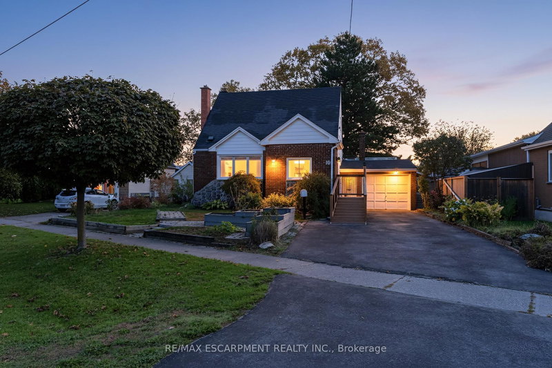 18 Flanders Ave, St. Catharines, L2M 5X3 | Image 2