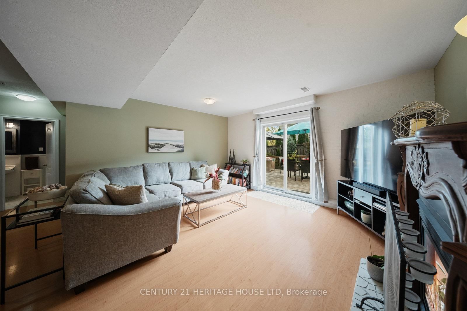 Detached House for sale at 43 Idlewilde Lane, Hamilton, Ontario, L0R 1W0 - Mount Hope - MLS: X12531682