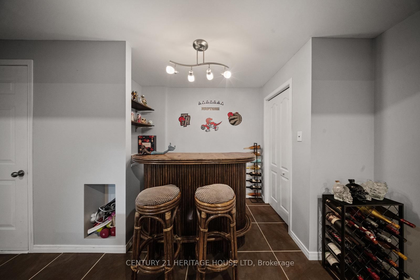 Detached House for sale at 43 Idlewilde Lane, Hamilton, Ontario, L0R 1W0 - Mount Hope - MLS: X12531682