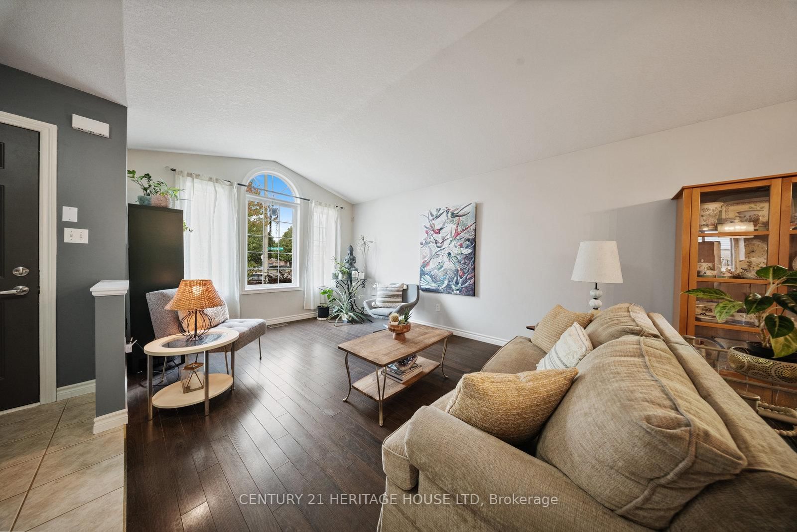 Detached House for sale at 43 Idlewilde Lane, Hamilton, Ontario, L0R 1W0 - Mount Hope - MLS: X12531682