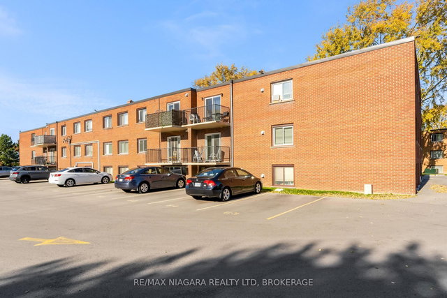 29 - 456 Carlton Street