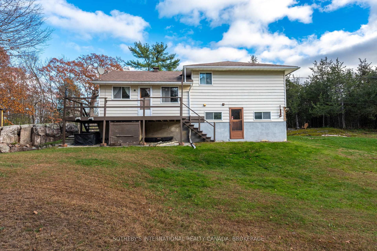 638 Thousand Islands Pky Parkway • Front of Leeds & Seeleys Bay, ON photo 25