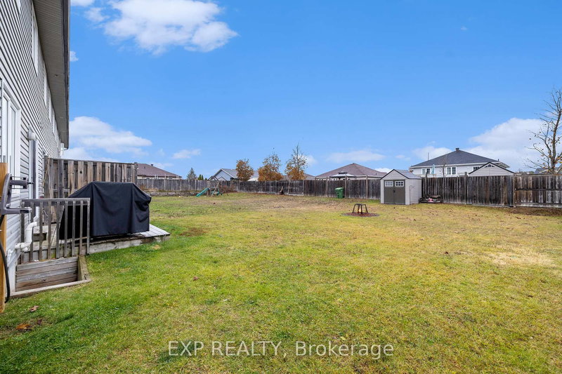 3000 Sandstone Cres, Petawawa, K8H 0B2 | Image 2