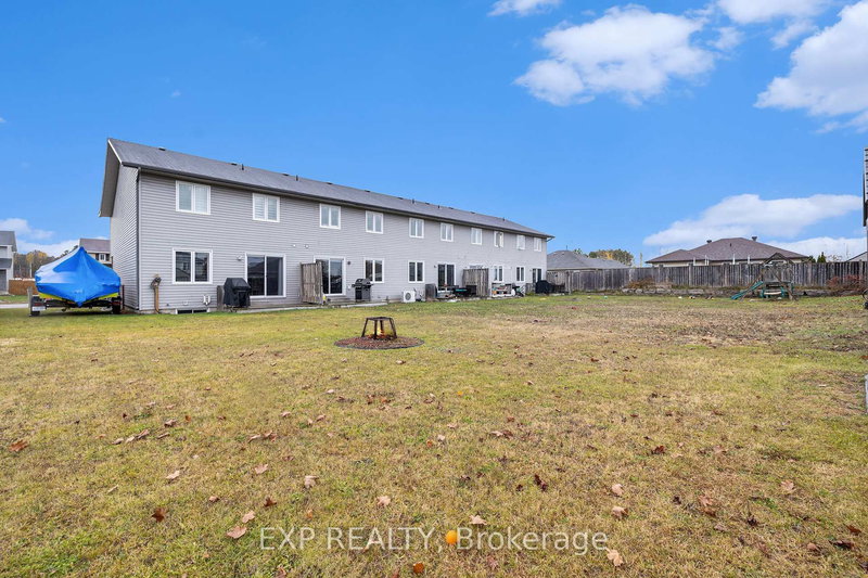 3000 Sandstone Cres, Petawawa, K8H 0B2 | Image 3