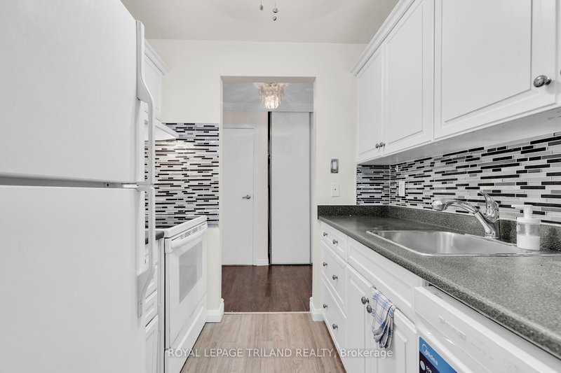 210 - 737 Deveron Cres, London South, N5Z 4X9 | Image 3