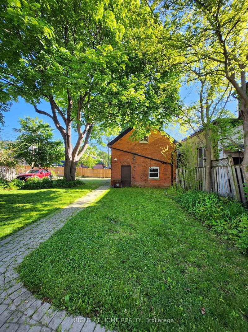 Garage - 171 King St W, Hamilton, L9H 1V3 | Image 3