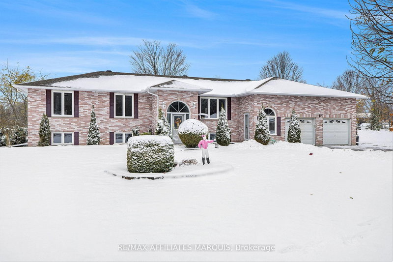 home for sale on 8 Davis Lane