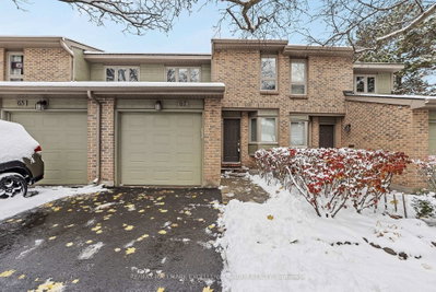 Townhouse sold at 67-710 Coronation Avenue, Ottawa, Ontario, K1G 4G7 - Riverview Park - MLS: X12535712