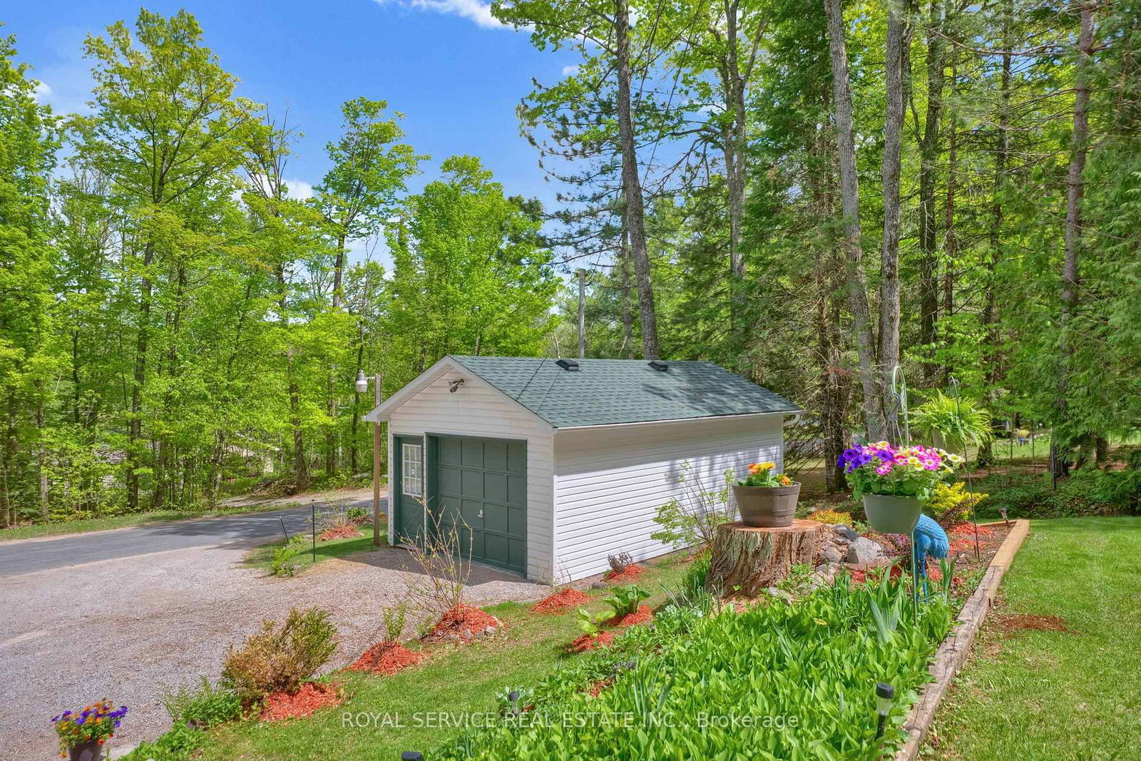1039 Grace River Road • Highlands East, ON photo 23