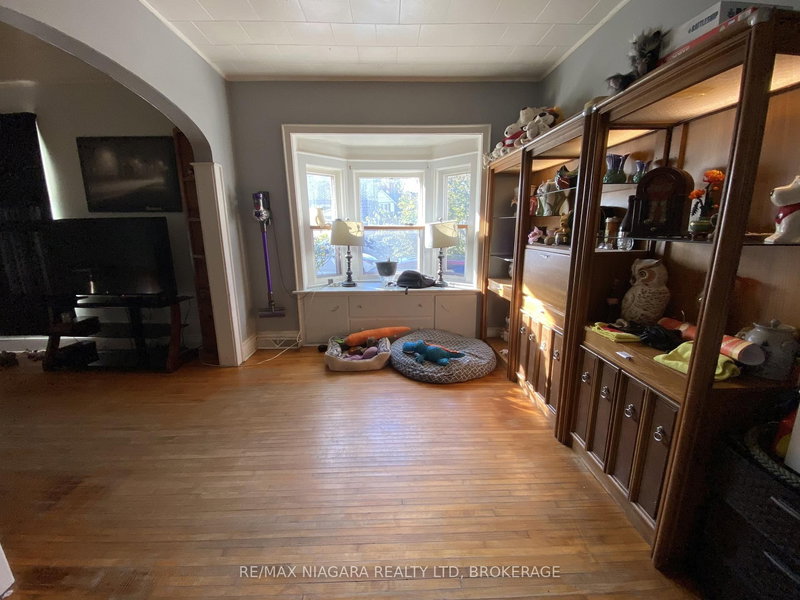 84 Waterloo St, Fort Erie, L2A 3J7 | Image 3