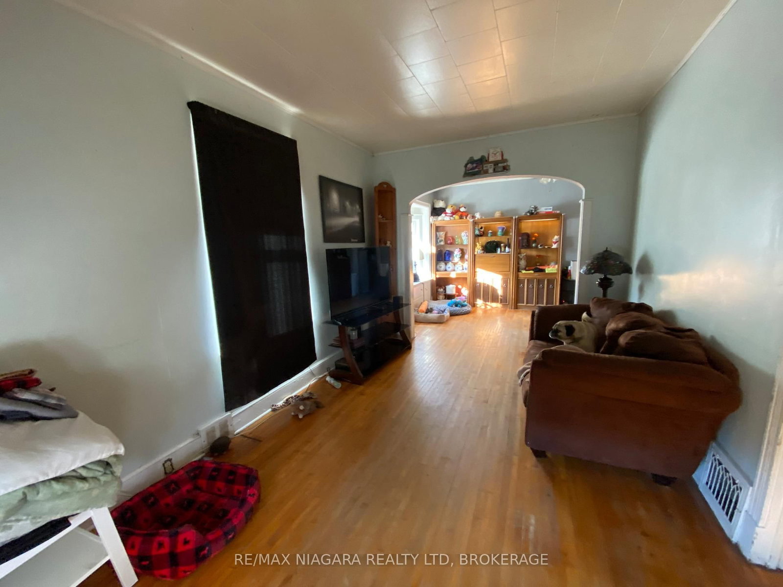 Detached House for sale at 84 Waterloo Street, Fort Erie, Ontario, L2A 3J7 - Central - MLS: X12536750