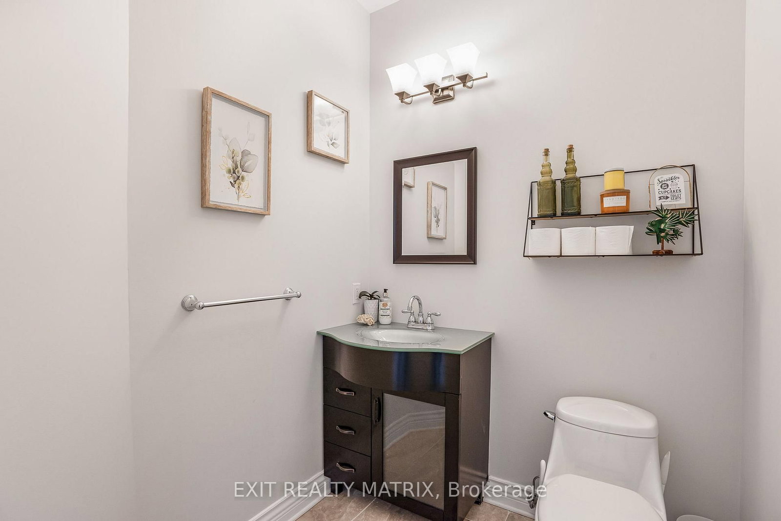 Detached House for sale at 5-64 Radstock Lane, Champlain, Ontario, K6A 2R2 - Champlain Twp - MLS: X12537048