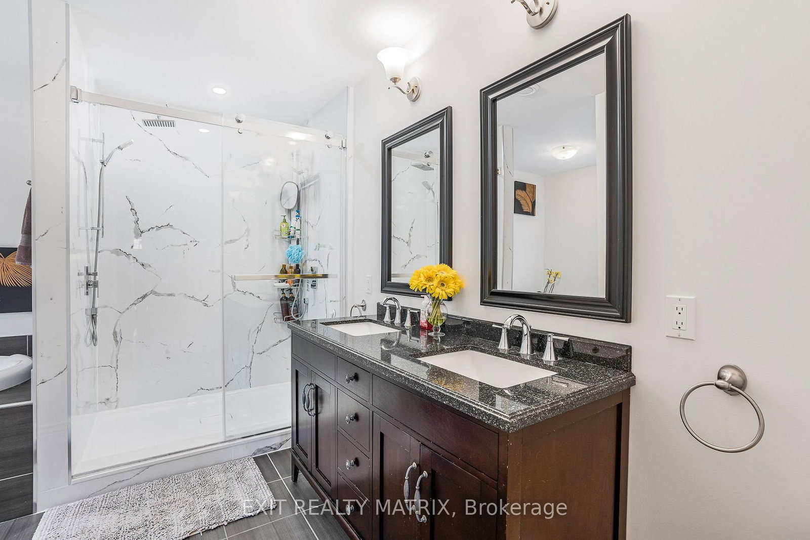 Detached House for sale at 5-64 Radstock Lane, Champlain, Ontario, K6A 2R2 - Champlain Twp - MLS: X12537048