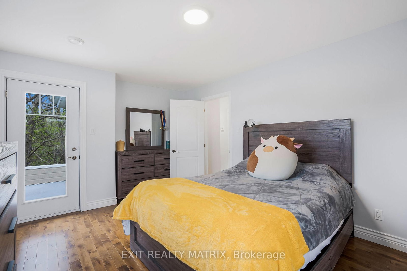 Detached House for sale at 5-64 Radstock Lane, Champlain, Ontario, K6A 2R2 - Champlain Twp - MLS: X12537048