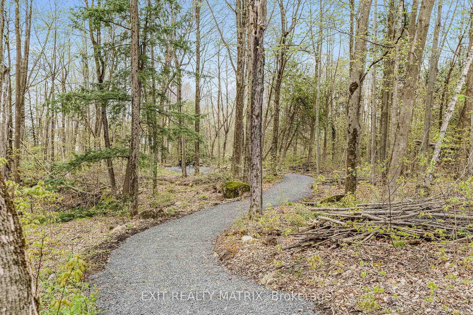 Detached House for sale at 5-64 Radstock Lane, Champlain, Ontario, K6A 2R2 - Champlain Twp - MLS: X12537048